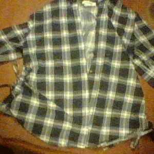 long sleeve black and white plad shirt